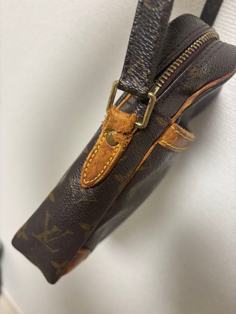 Louis Vuitton ショルダーバッグ