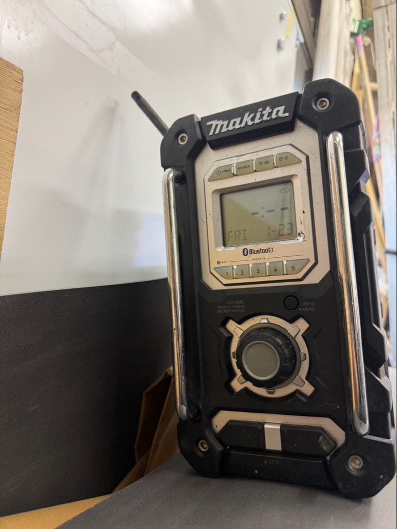 Makita MR106 Bluetoothラジオ