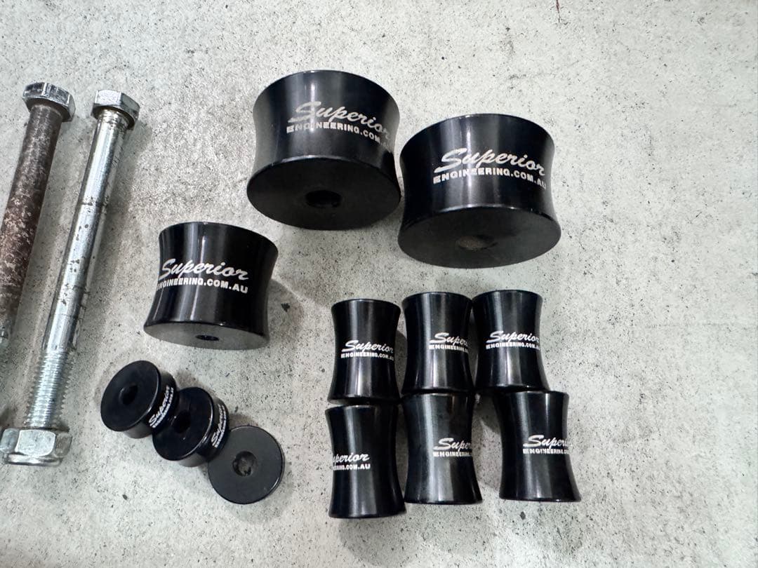 Superior Engineering ランクル200 40mm デフダウン