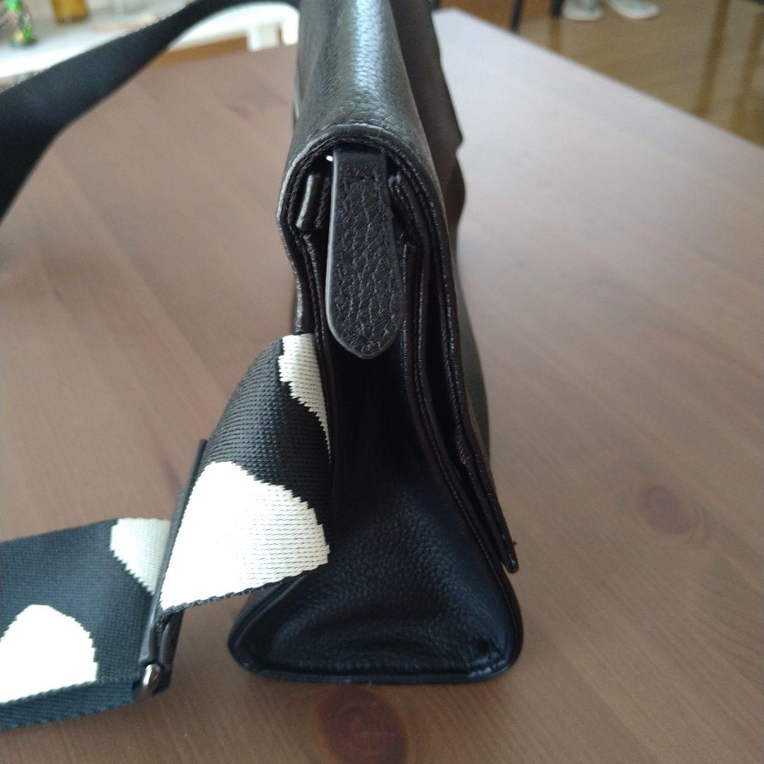 earPAPILLONNER 柄ワイドテープショルダーバック