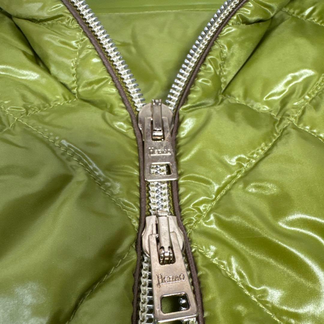 美品　HERNO ヘルノ　キルティング　ダウンベスト サイズ42 グリーン系