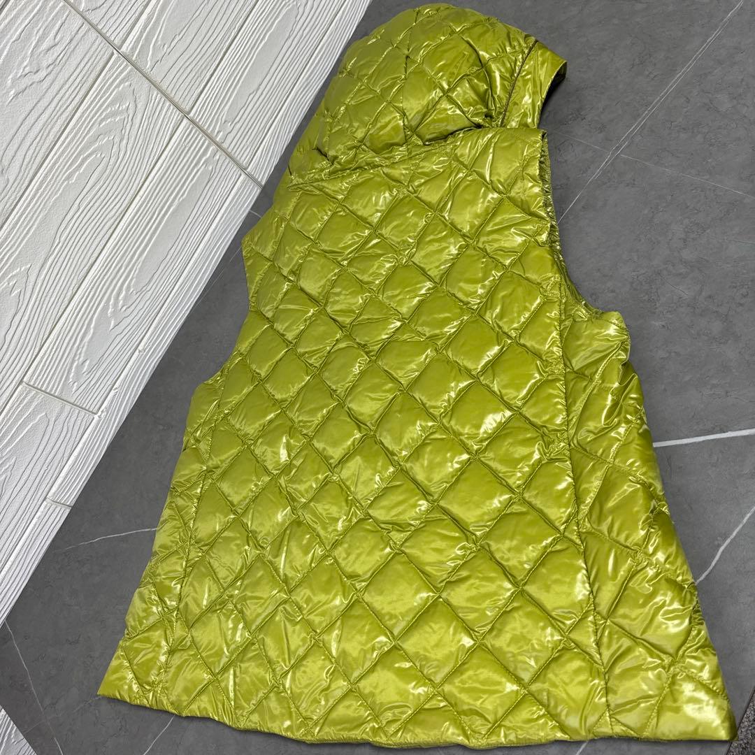 美品　HERNO ヘルノ　キルティング　ダウンベスト サイズ42 グリーン系