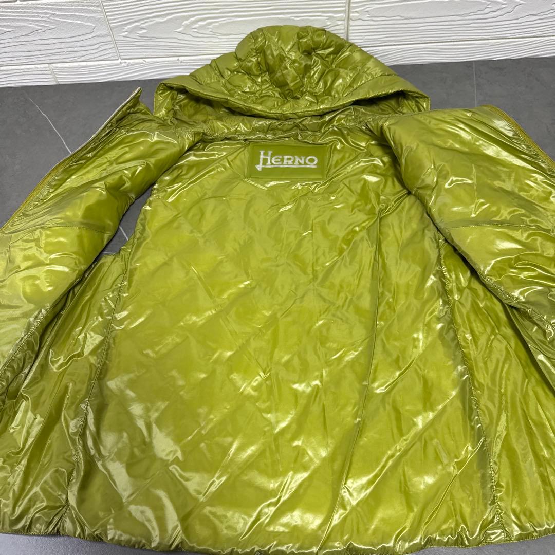 美品　HERNO ヘルノ　キルティング　ダウンベスト サイズ42 グリーン系