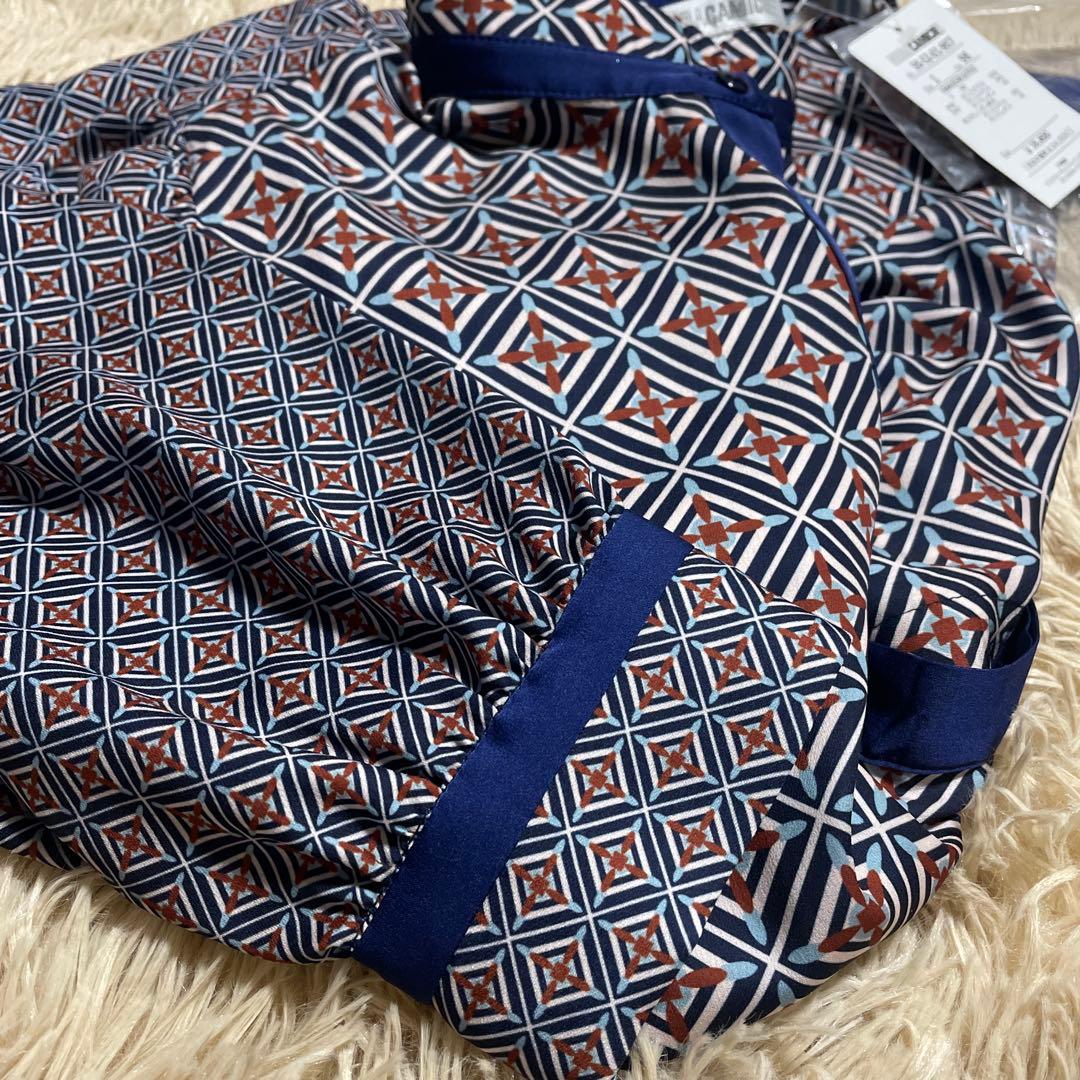 【NARACAMICIE】幾何柄サテンボウタイ付長袖ブラウス　I ネイビー