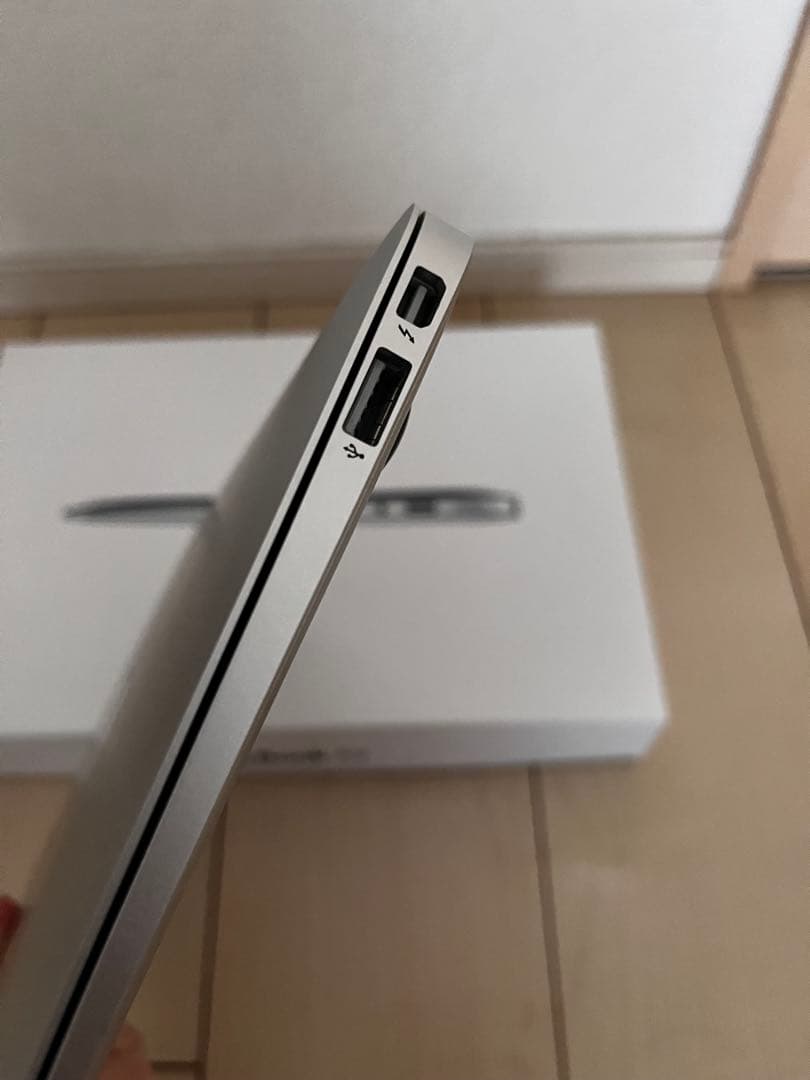 MacBook Air Core i5 (Mid-2013) 11インチ本体