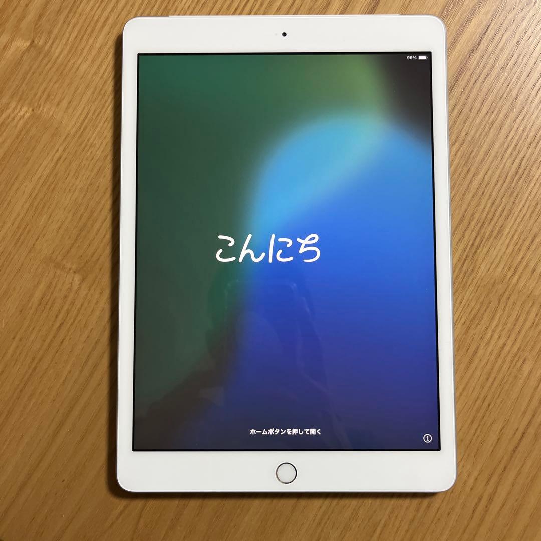 Apple iPad 第8世代　シルバー 本体