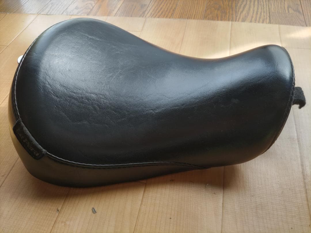 Le Pera ラペラ スポーツスターシングルシート