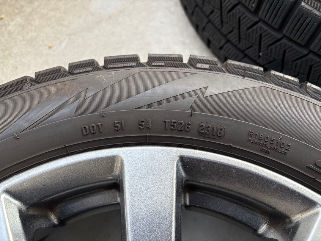 ラージャン様195/55 R16 スタッドレスタイヤ ホイールセット