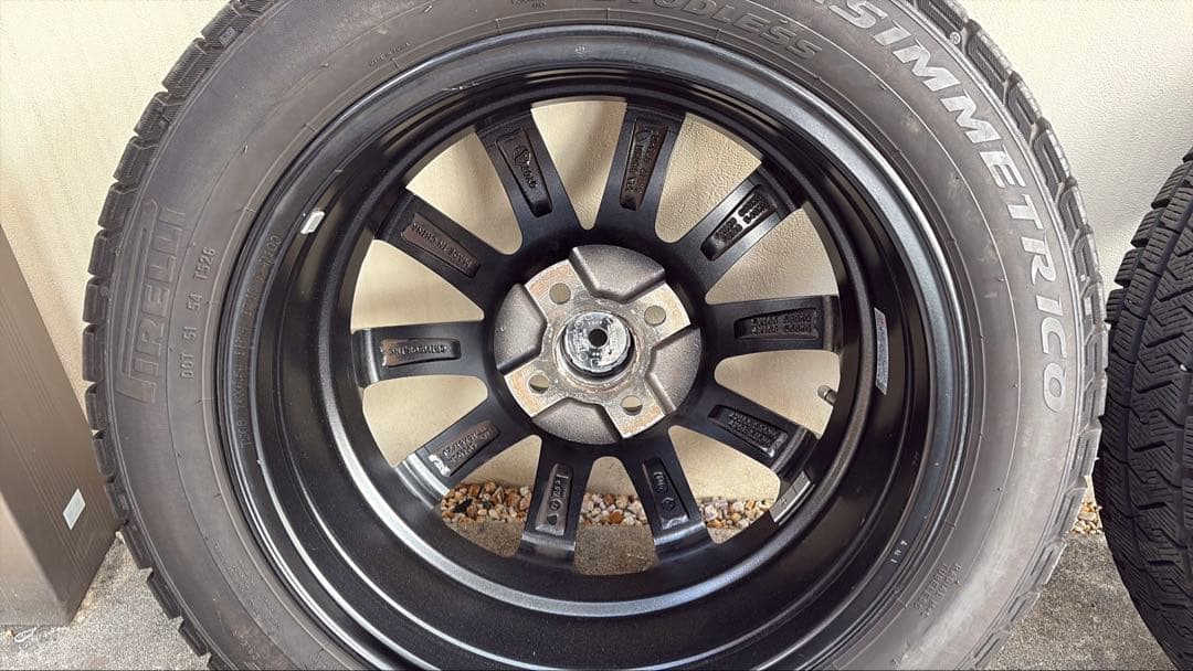 ラージャン様195/55 R16 スタッドレスタイヤ ホイールセット