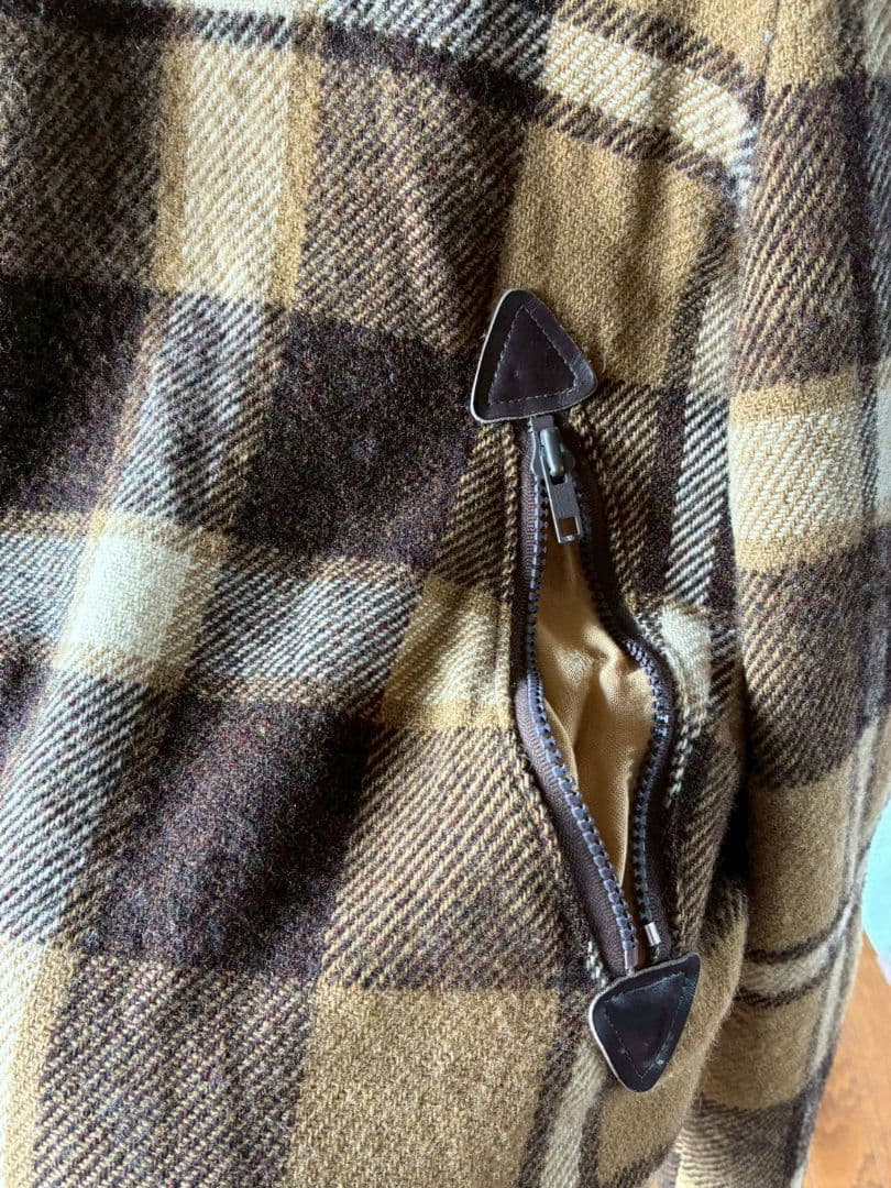 ひ*し様 【美品】Woolrich ウールチェックジップアップジャケット L