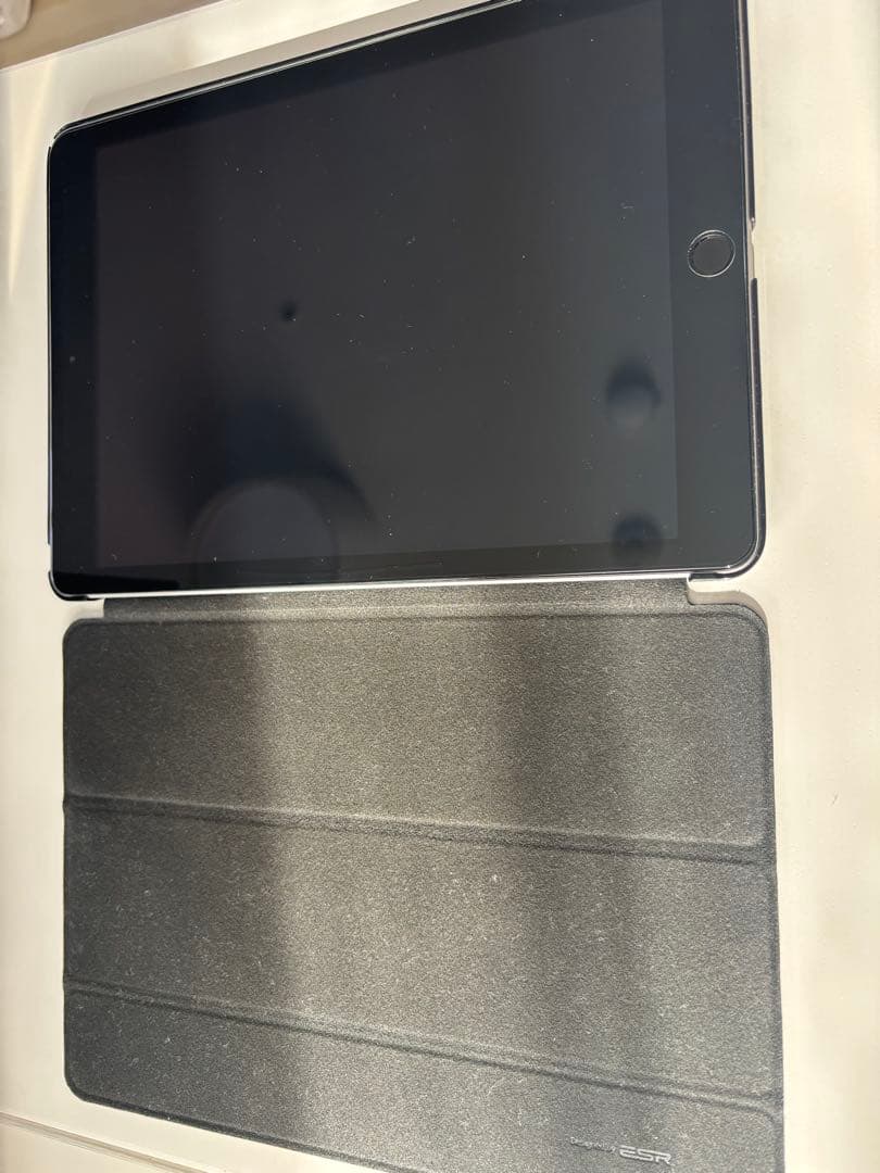 【スコスコ侍】Apple iPad第６世代9.7インチ 本体+付属品