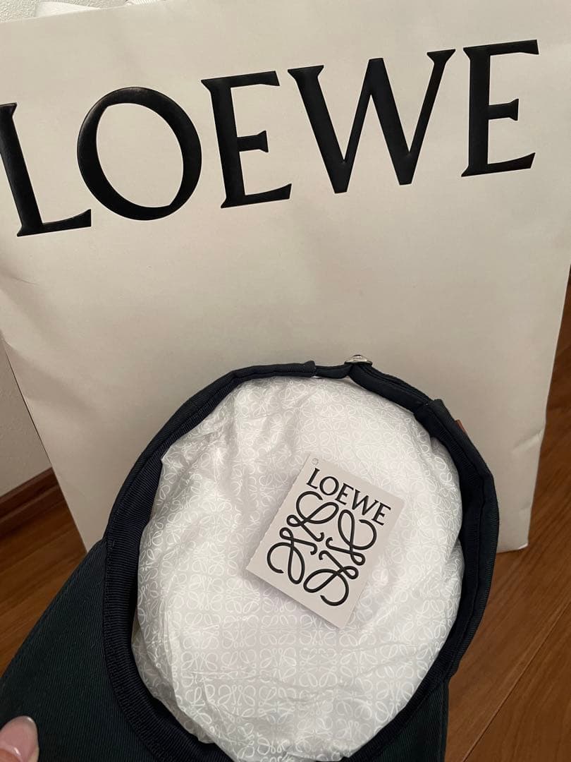 【新品】LOEWE キャップ　レディース　Sサイズ