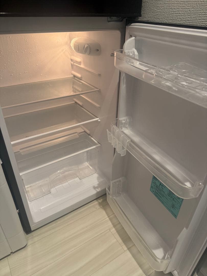 ブラック冷蔵庫 上部冷凍室付き※3/15までに配送完了ができる方限定