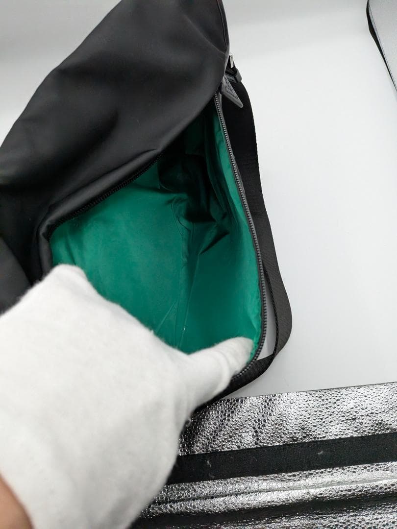 美品✨ ヴェルサーチ ショルダーバッグ ナイロン ブラック 0O2