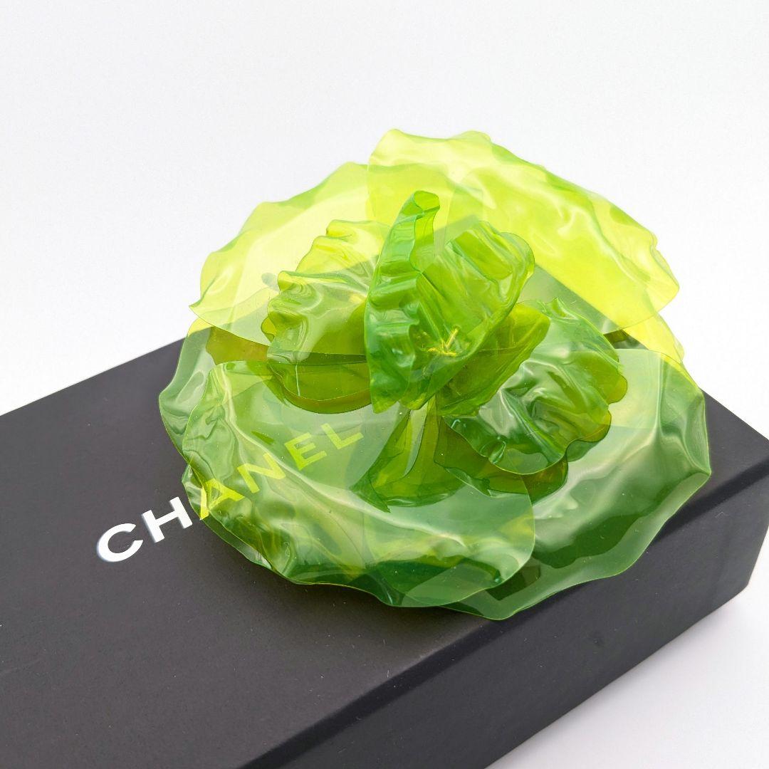 シャネル CHANEL カメリア プラスチック ブローチ コサージュ 箱付