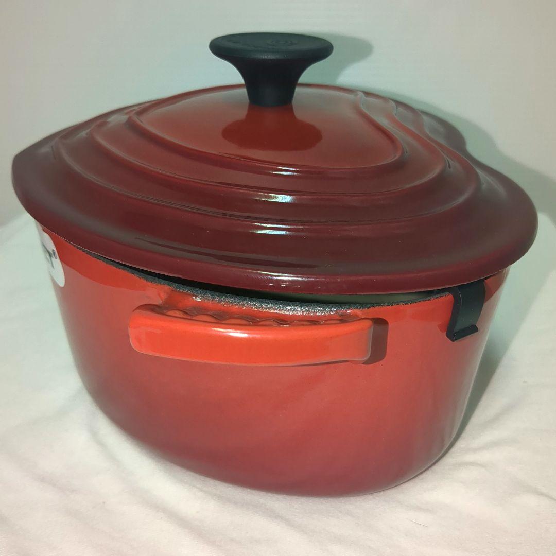 【新品未使用】LE CREUSET　ハート型 両手鍋 レッド　箱・説明書付き