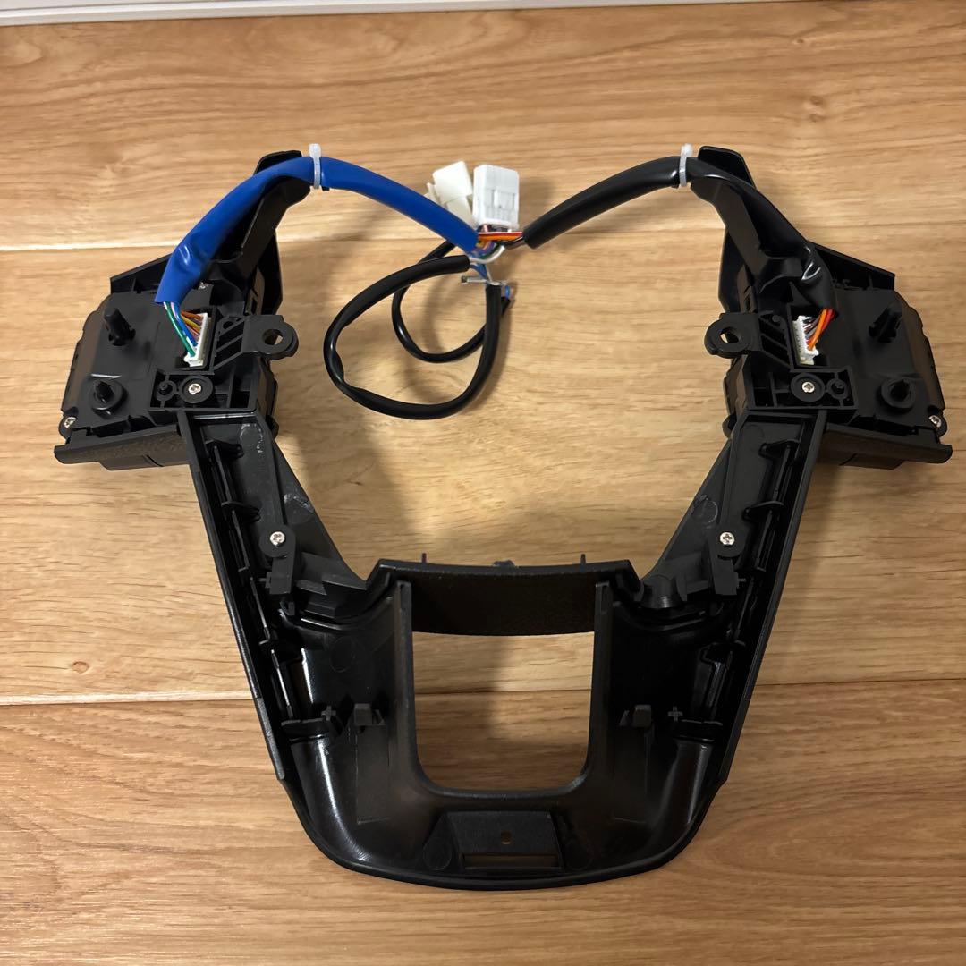 ハイラックス　ランクル70用ステアリングコントロールパネル　社外