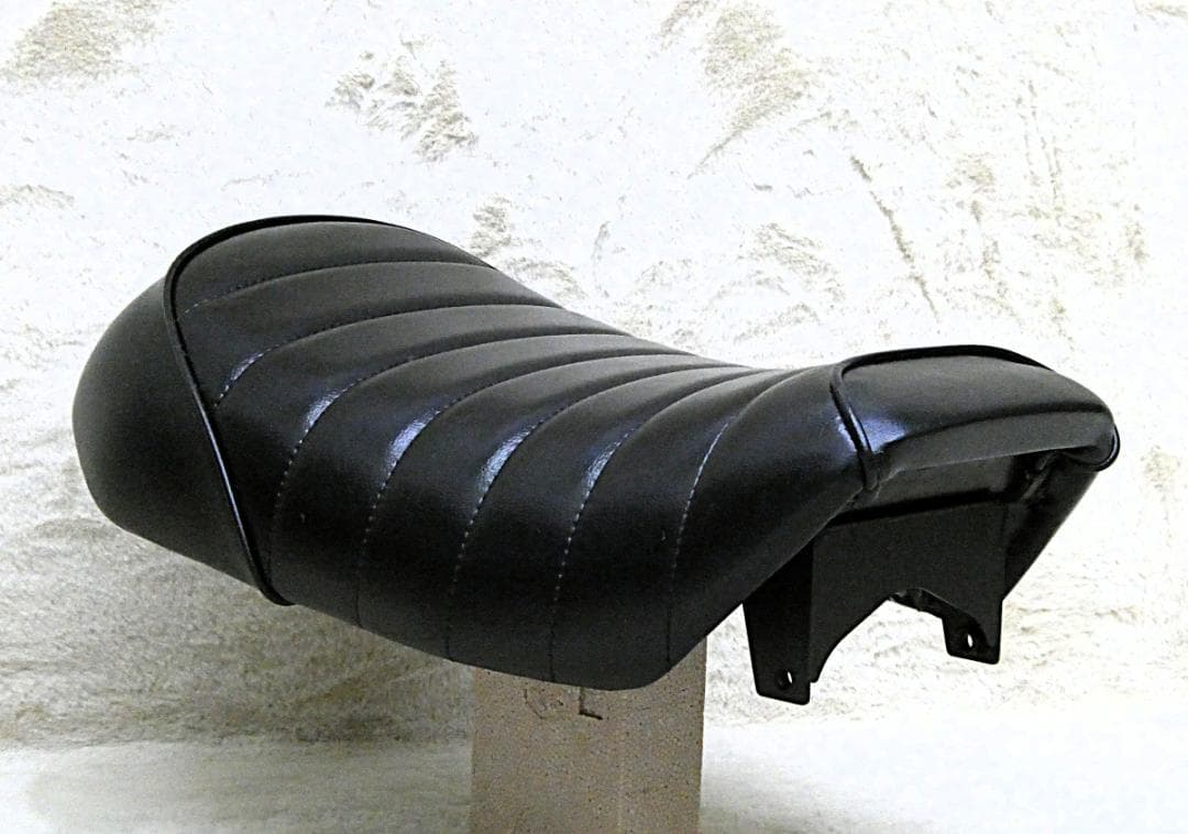 モンキー125 黒皮 タックロールシート /JB02 JB03 JB05