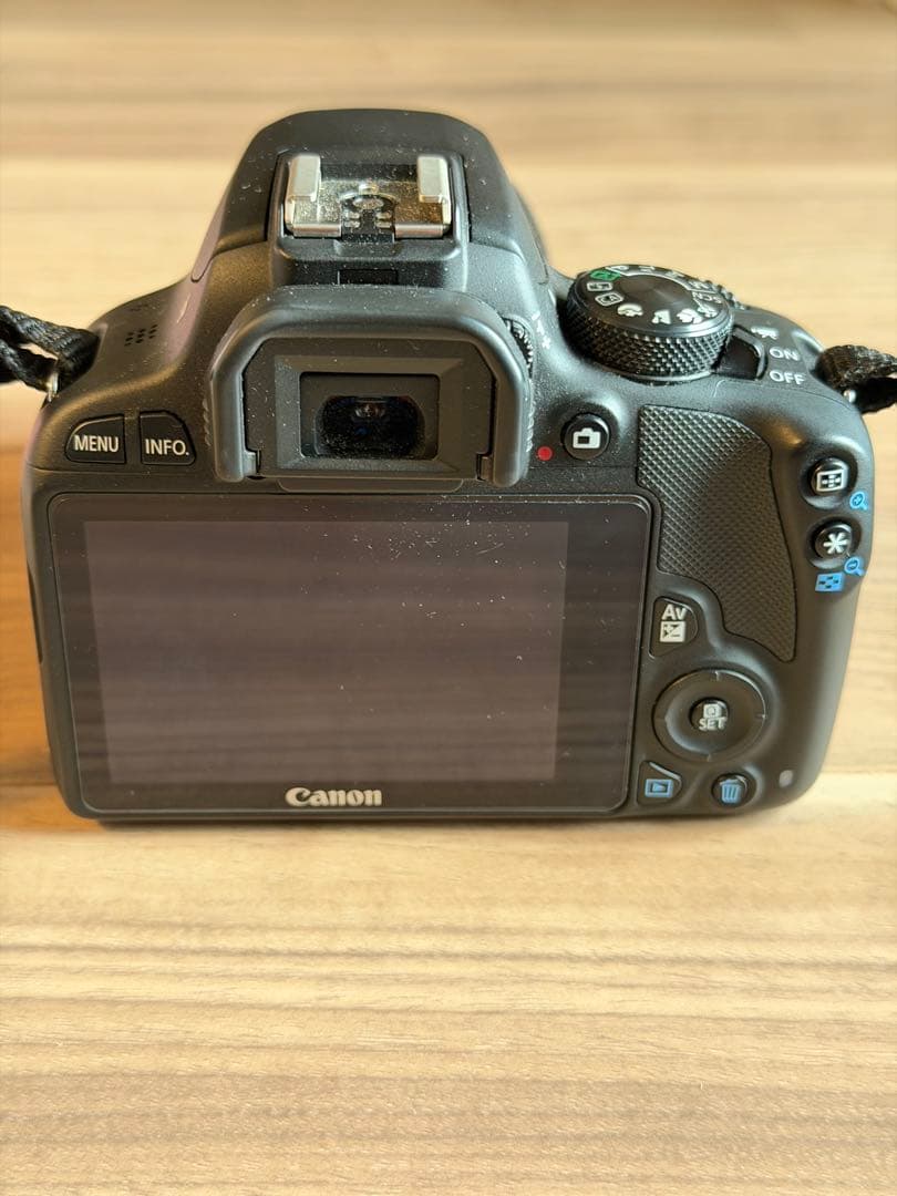 【美品】Canon EOS KISS X7 STM + EF-S 24mm