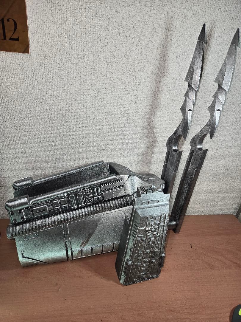 プレデター　リストブレイドガントレット　1/1スケール　レプリカ　エイリアン