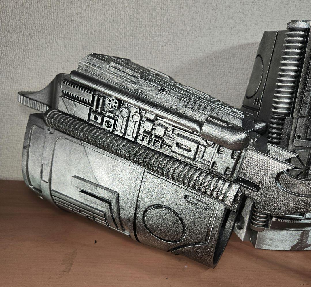 プレデター　リストブレイドガントレット　1/1スケール　レプリカ　エイリアン