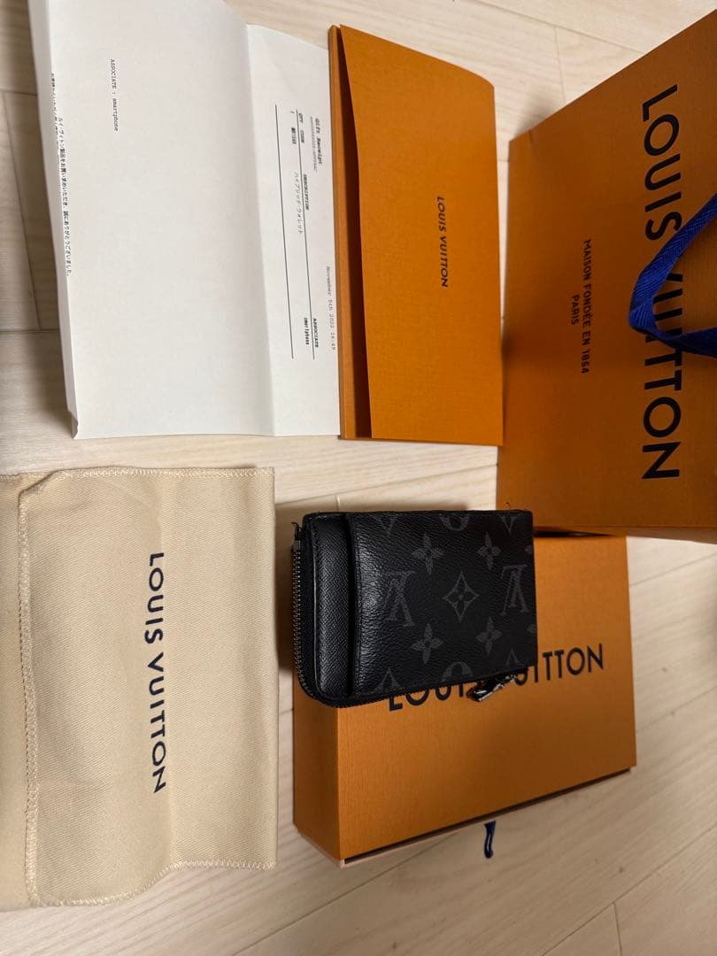 LOUIS VUITTON ハイブリッド・ウォレット