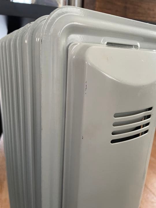 DeLonghi デロンギ オイルヒーター HJ0812