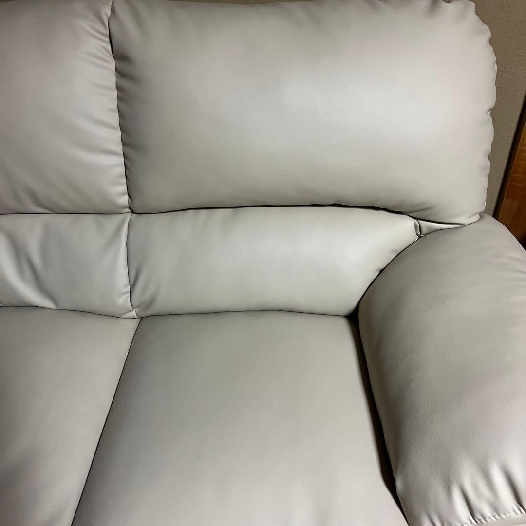 クリーム色 合成皮革 3人掛けソファ