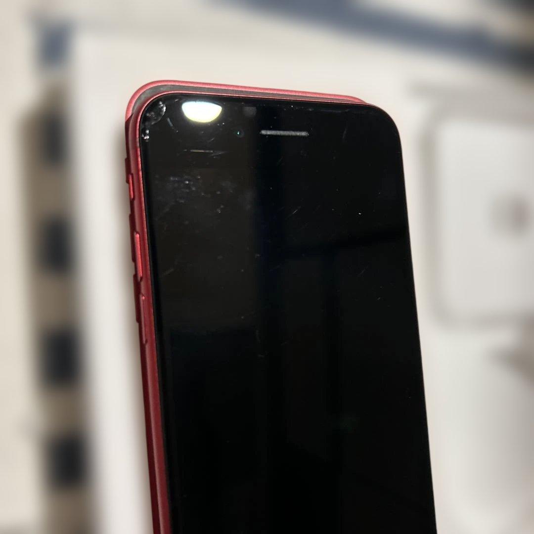 iPhone SE本体 赤　64gb