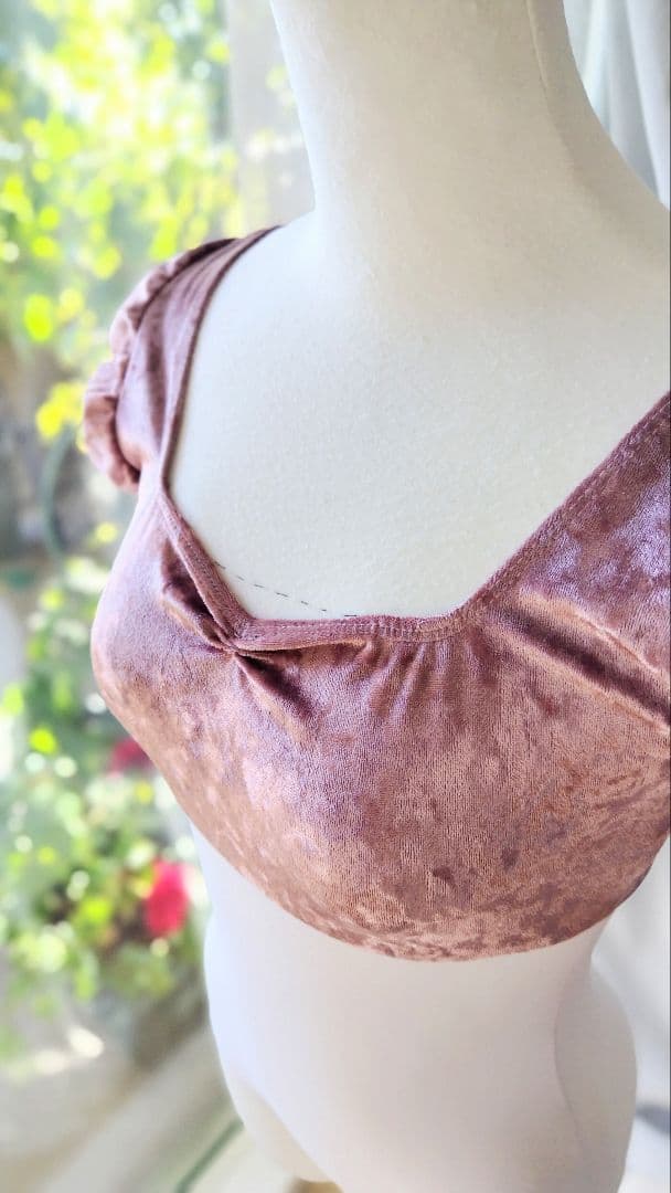 S～Mサイズ∕くすみピンククラッシュベロアのバッククロスリボン娘役レオタード白