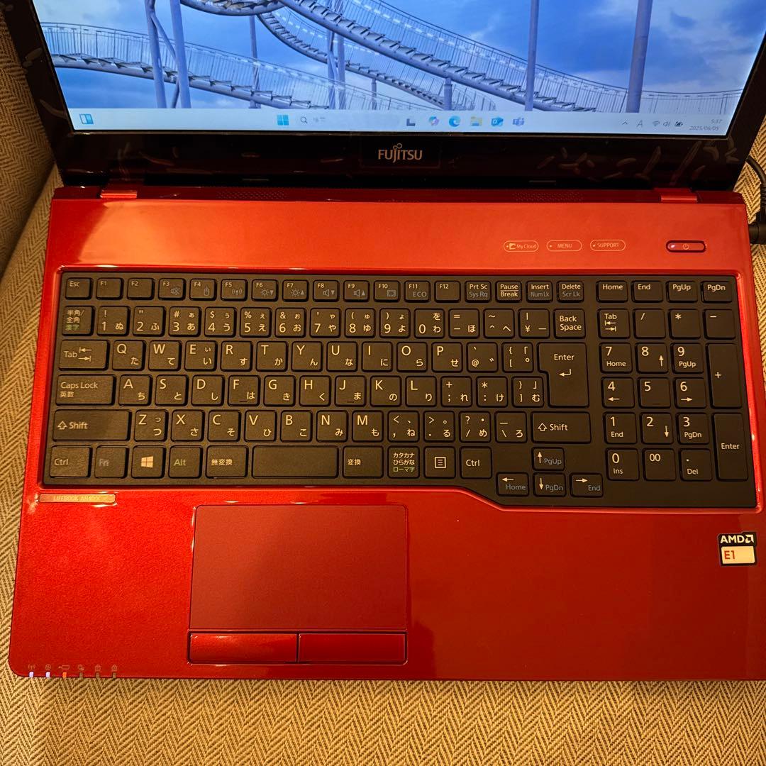 極美品　Fujitsu AMD E1 15.6インチ ノートPC 240GB