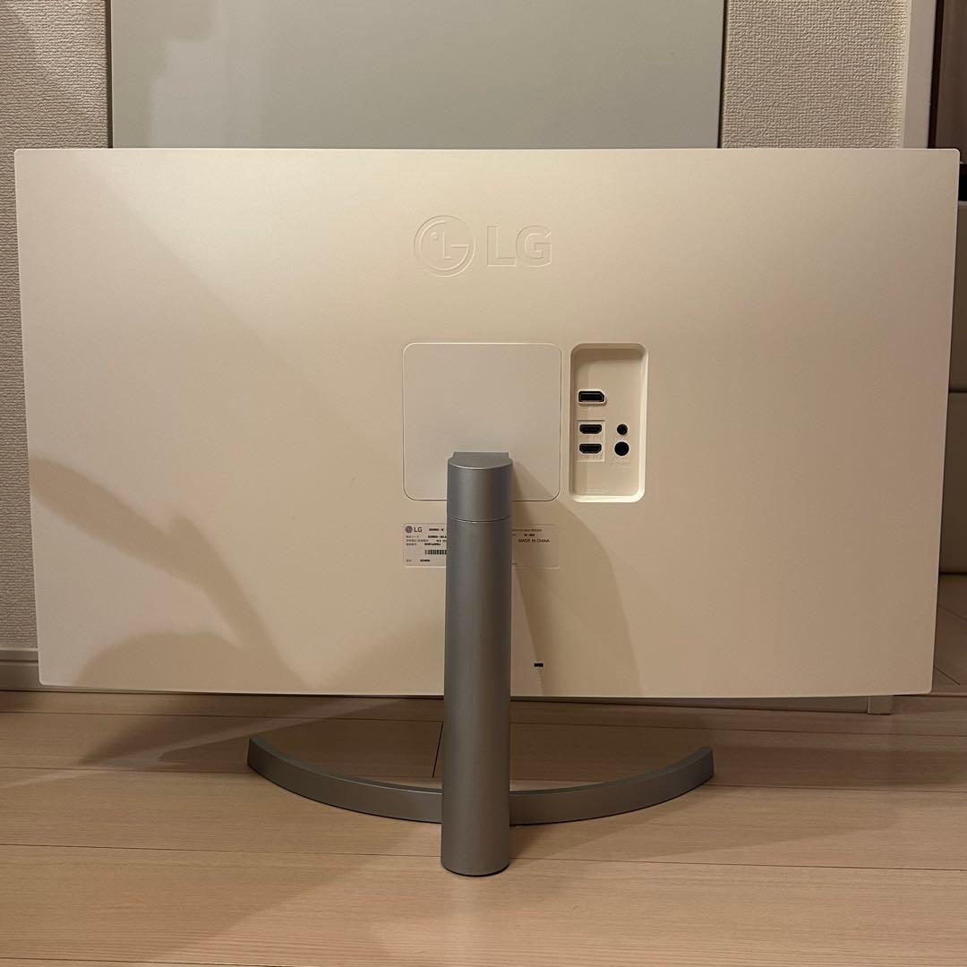 美品 LG 31.5インチ 4K HDR モニター 32UN500-W