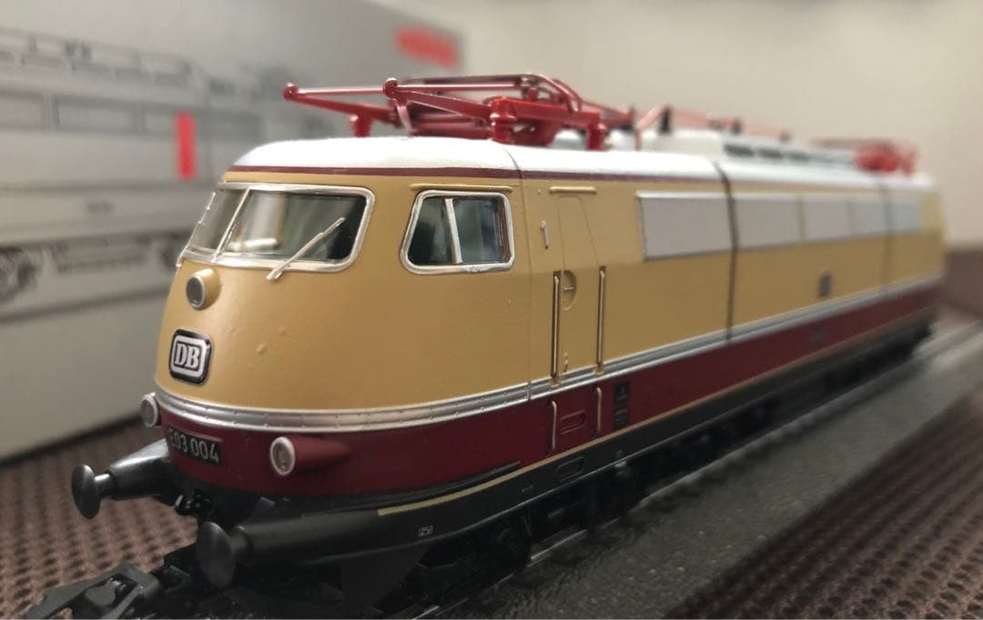 鉄道模型　メルクリン 39573 E103(03)TEE色　ドイツ　デジタル