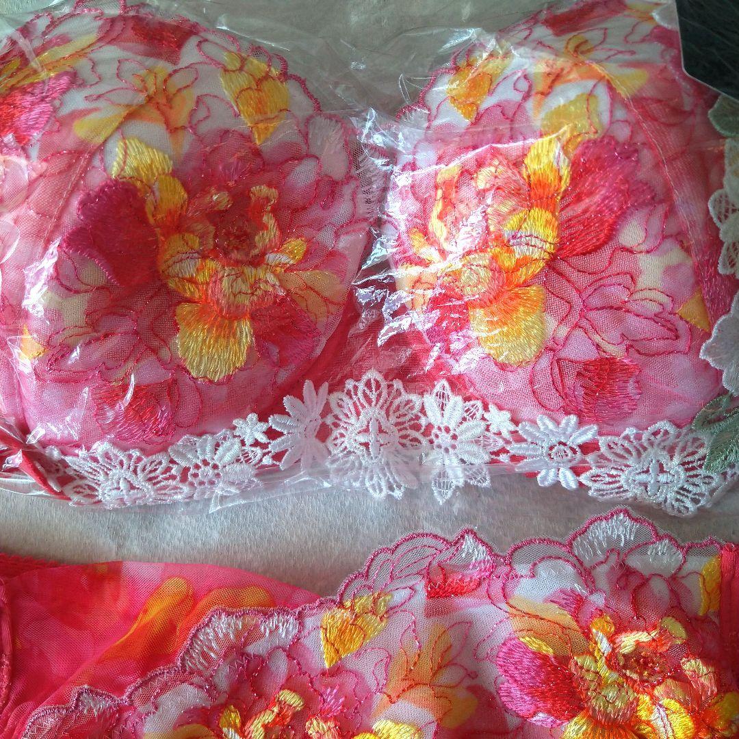 【本日限定お値下げ】匿名配送【新品タグ付き】サルート51 ブラ＆ショーツ