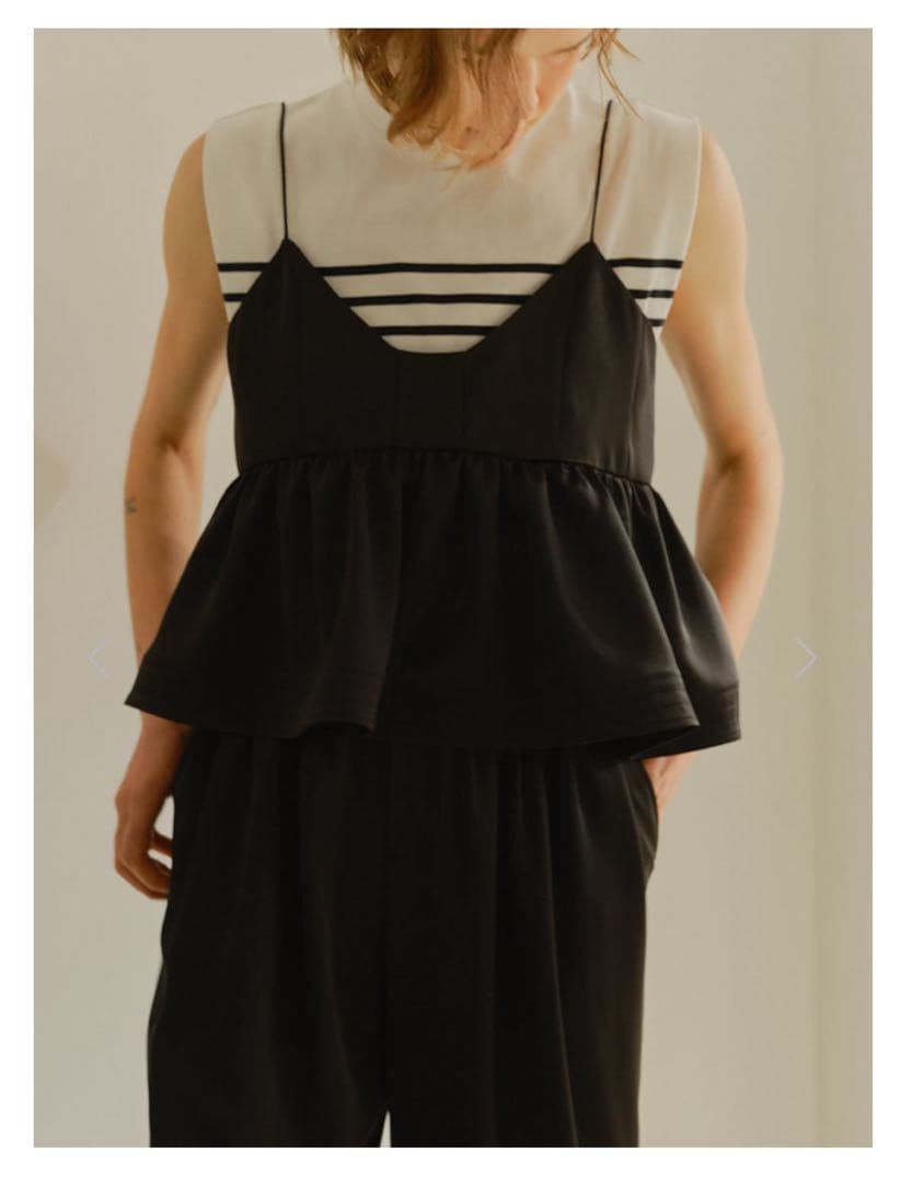 新品タグ付きマチャットmachatt サテンフレアキャミソール（ブラック）38