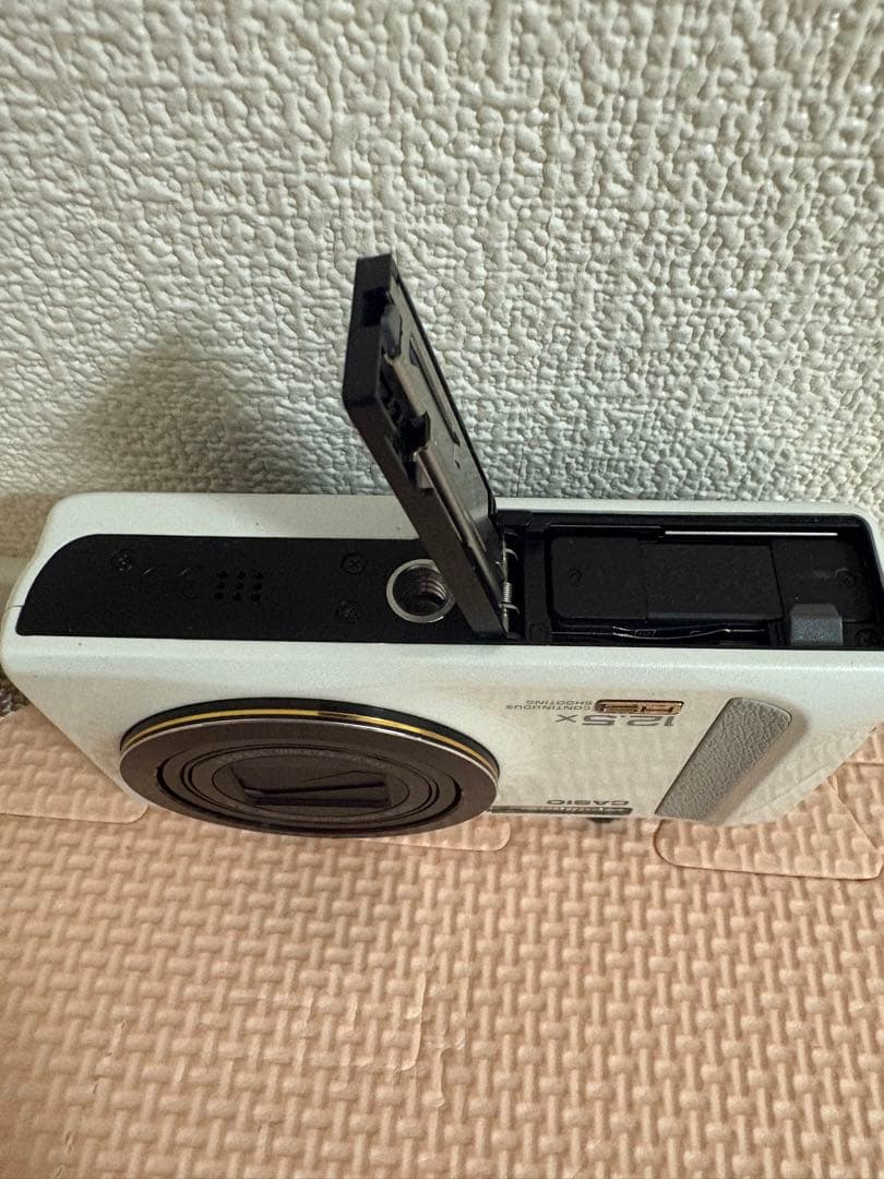 中古】CASIO デジタルカメラ EX-ZR200 ホワイト