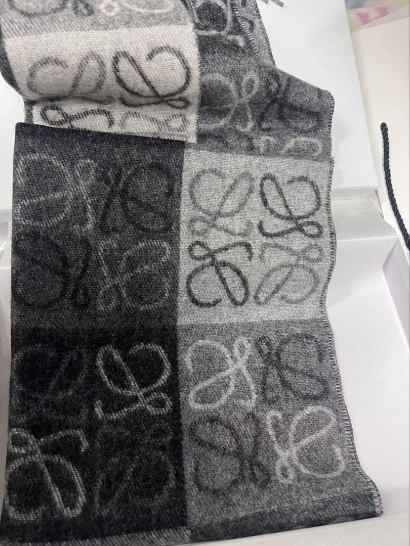 LOEWE マフラー ブラック×グレー