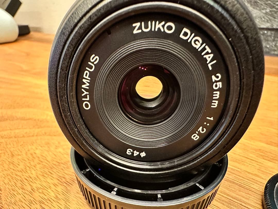 美品 OLYMPUS ZUIKO DIGITAL 25mm F2.8 パンケーキ