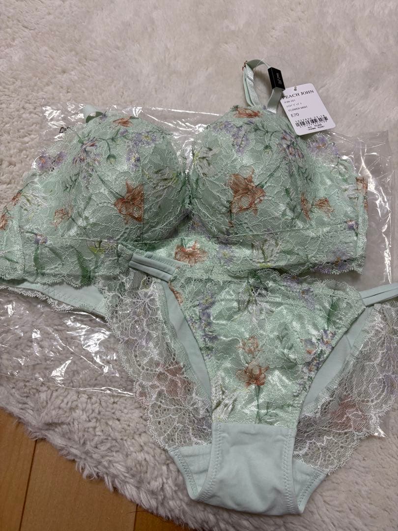 t*o様 新品タグ付きE70ピーチジョンワコールブラジャーショーツ11点セット