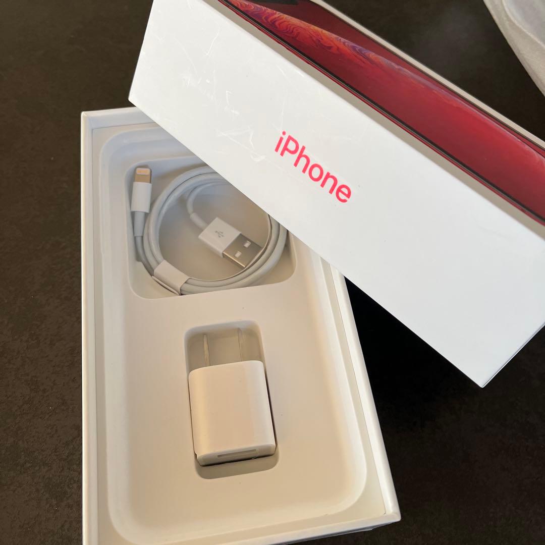 レッド iPhone XR本体　64GB