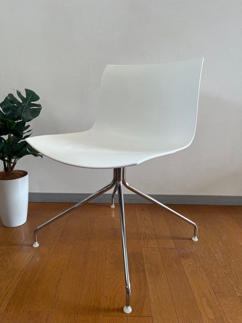 イタリア　arper アルペール カティファ　チェア　① モダン　回転脚　美品