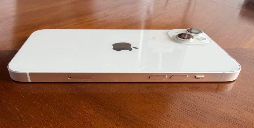 ■iPhone 14 Plus 本体 128GB 白SIMフリー ケース3個付！