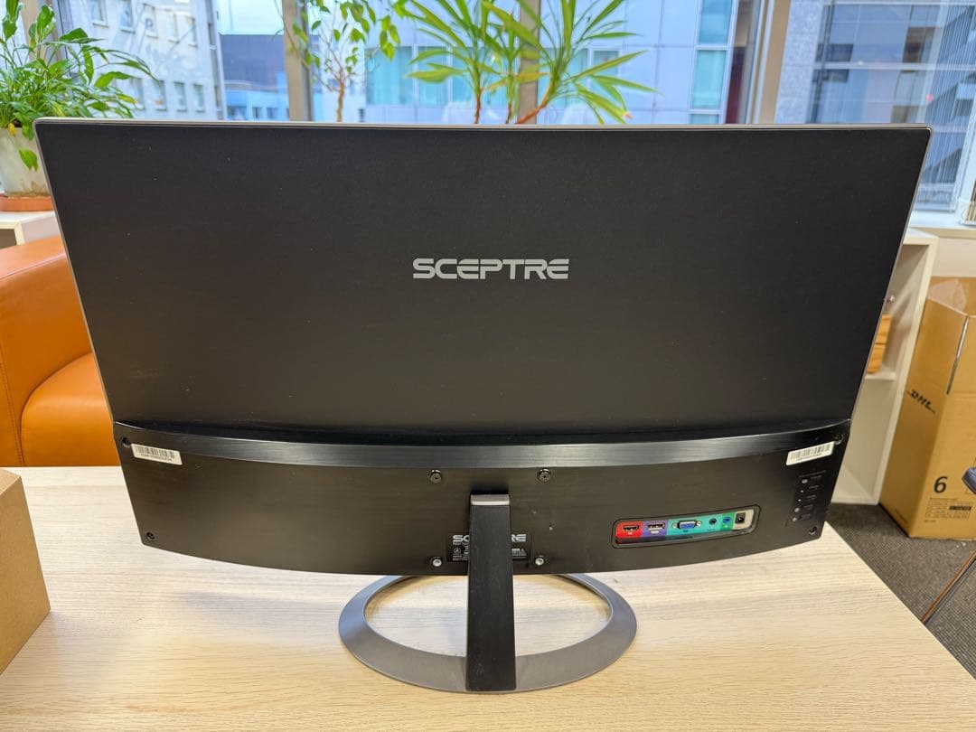 SCEPTRE カーブゲーミング32インチモニター