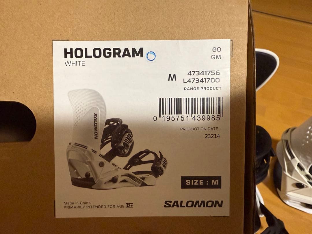 23 24 サロモン　ホログラム　Mサイズ