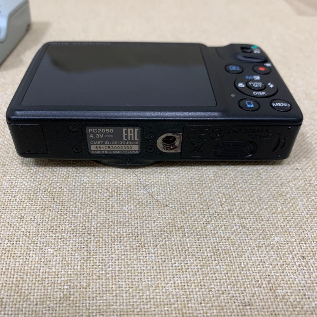 Canon PowerShot SX600 HS 本体と充電器