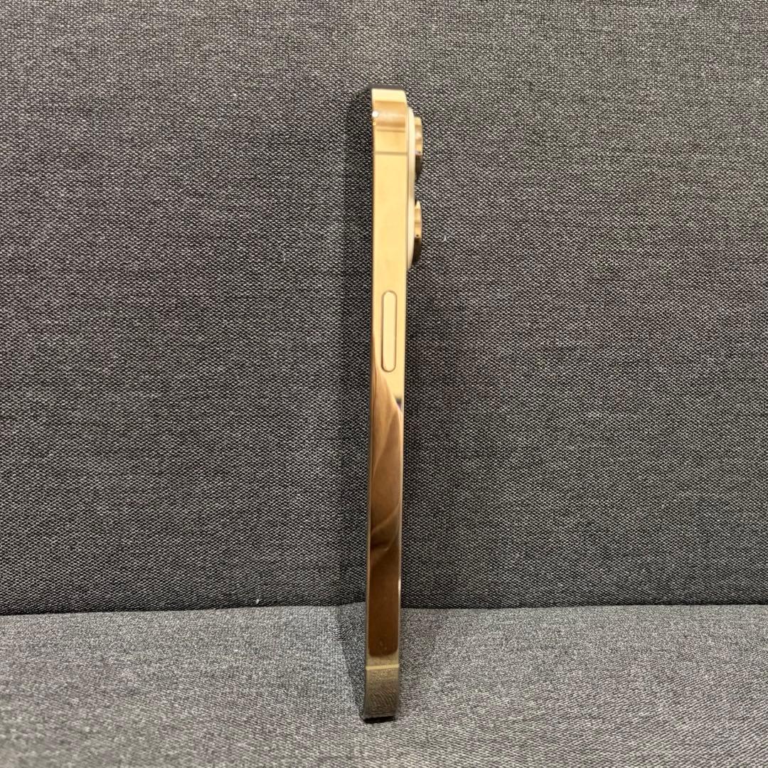 iPhone 14 128GB SIMフリー　画面保護シート付き