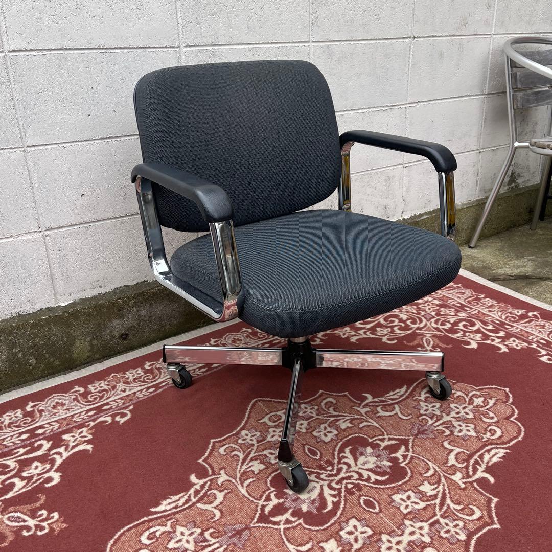 インダストリアル工業系◾️ PLUS キャスター付き アームチェア デスクチェア