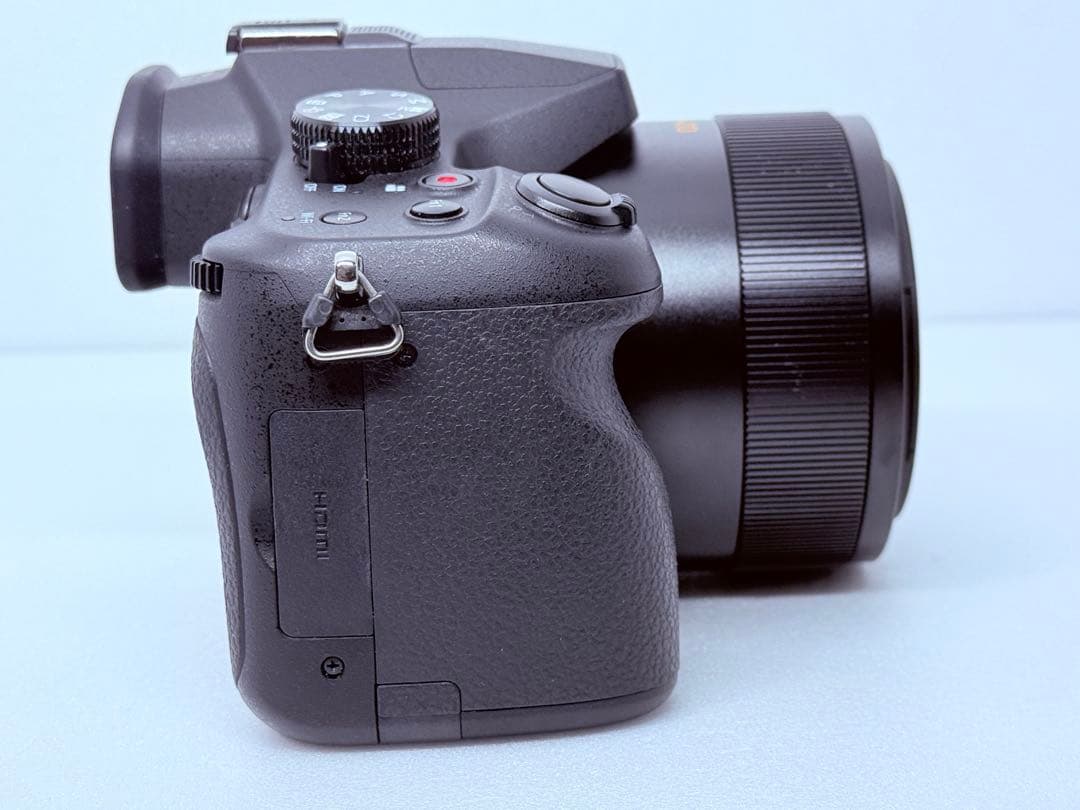 Panasonic DMC-FZ1000 4Kデジカメ 付属品充実