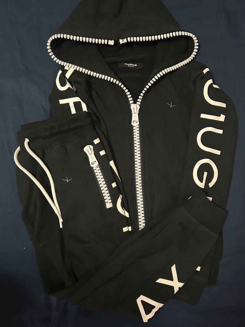 ウノピュウノウグァーレトレ　パンツのみ