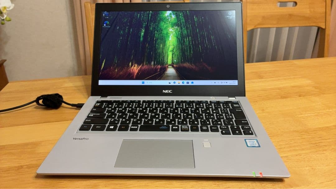 Windowsノート本体 NEC VB-4 PC-VKT16BZG4 i5-8250 8GB SSD512